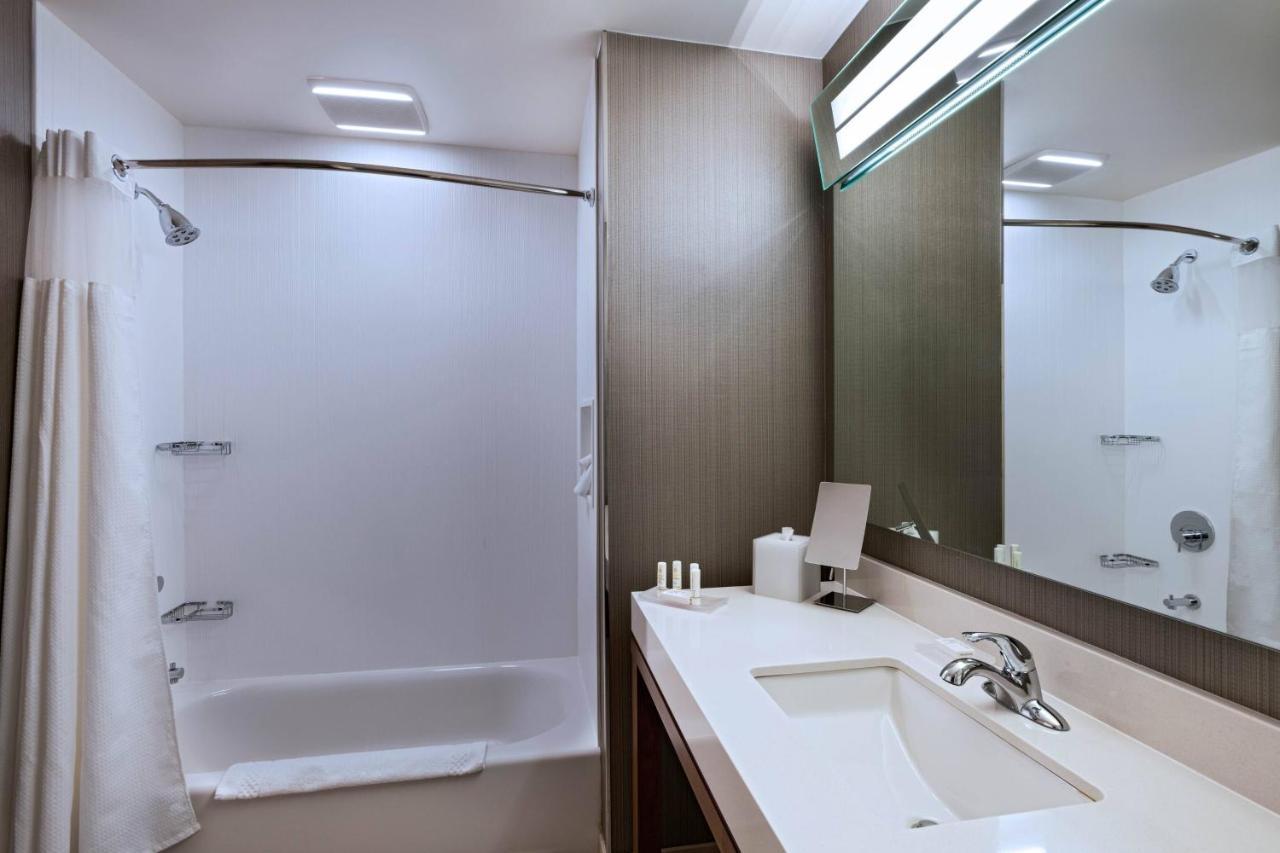Courtyard Dallas Grand Prairie Bagian luar foto