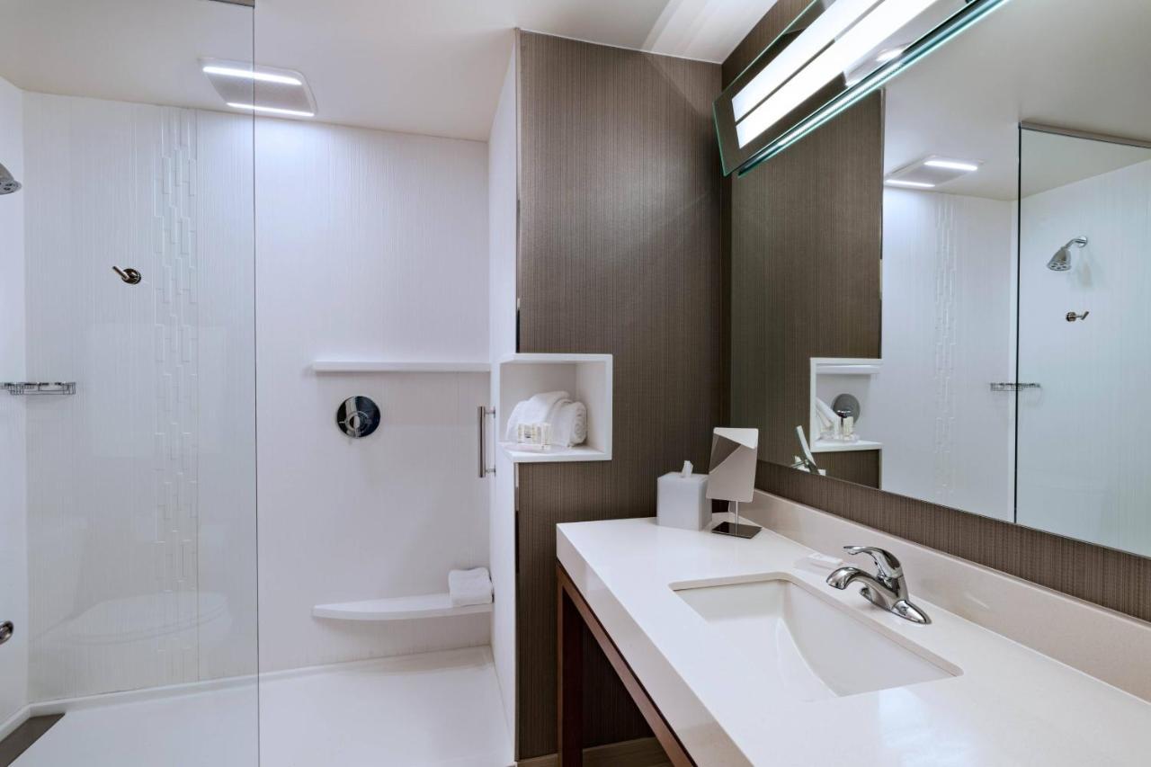 Courtyard Dallas Grand Prairie Bagian luar foto