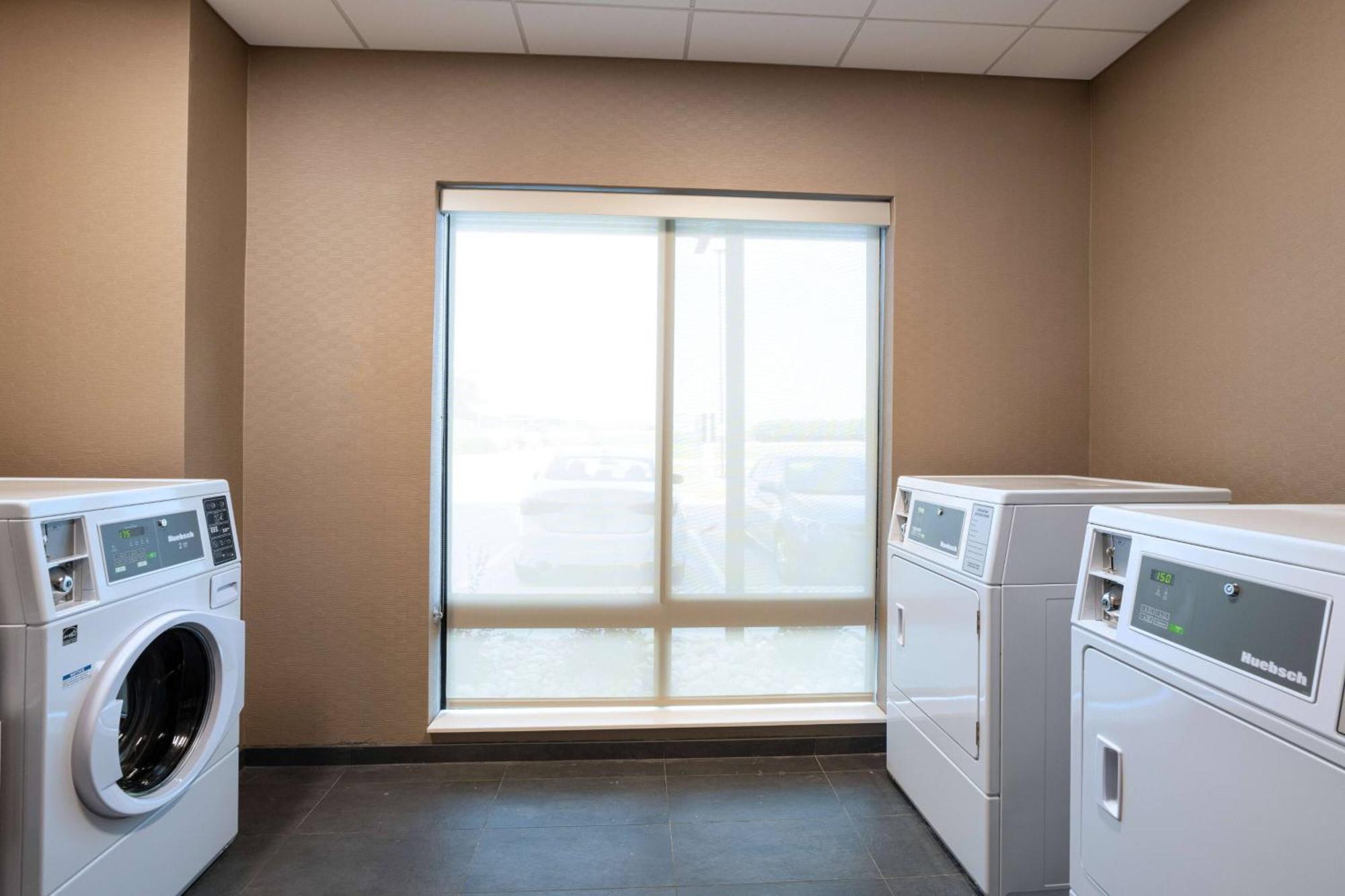 Courtyard Dallas Grand Prairie Bagian luar foto